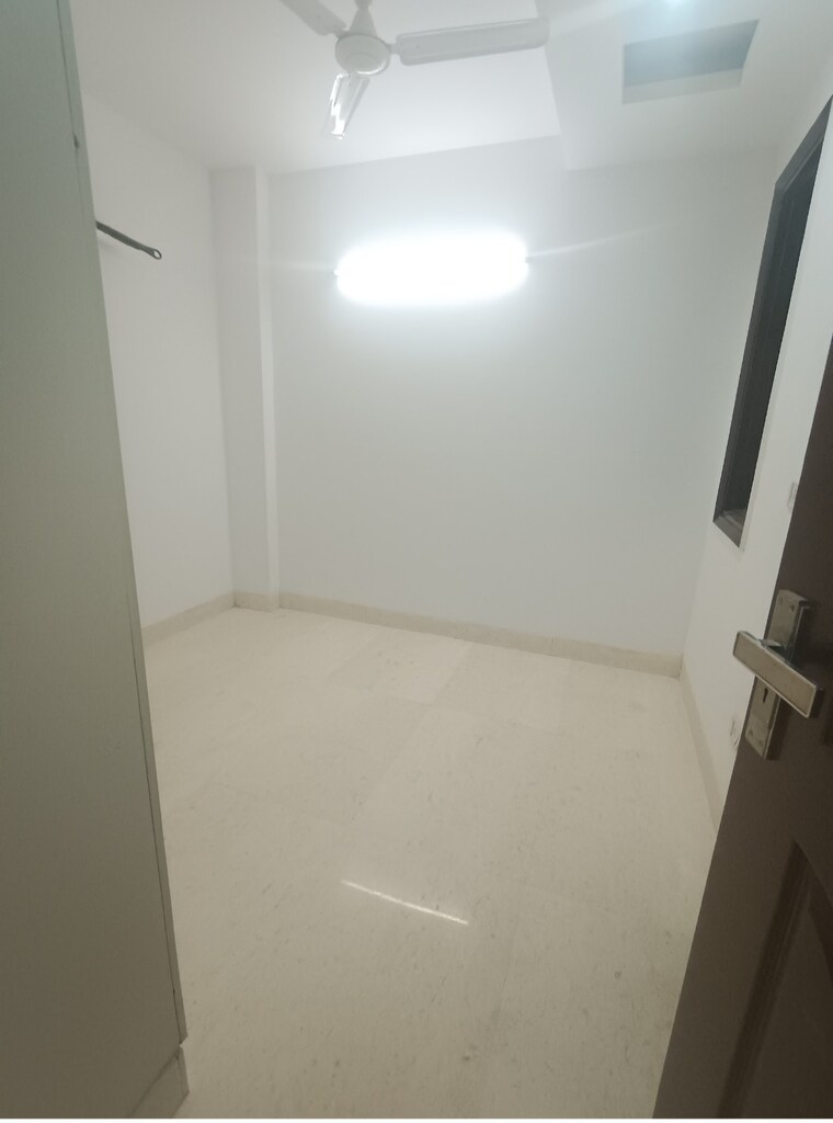Room, malviya nagar 3 Bedroom 125 Sq.Yd. Builder Floor In Malviya Nagar Delhi 10556219