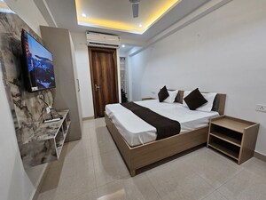Living Room in 1 RK Independent House at Sector 21 – for Rent