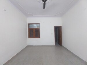 Room in 6 BHK Independent House at Pratap Vihar – for Sale
