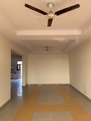 Room in 6 BHK Independent House at Pratap Vihar – for Sale
