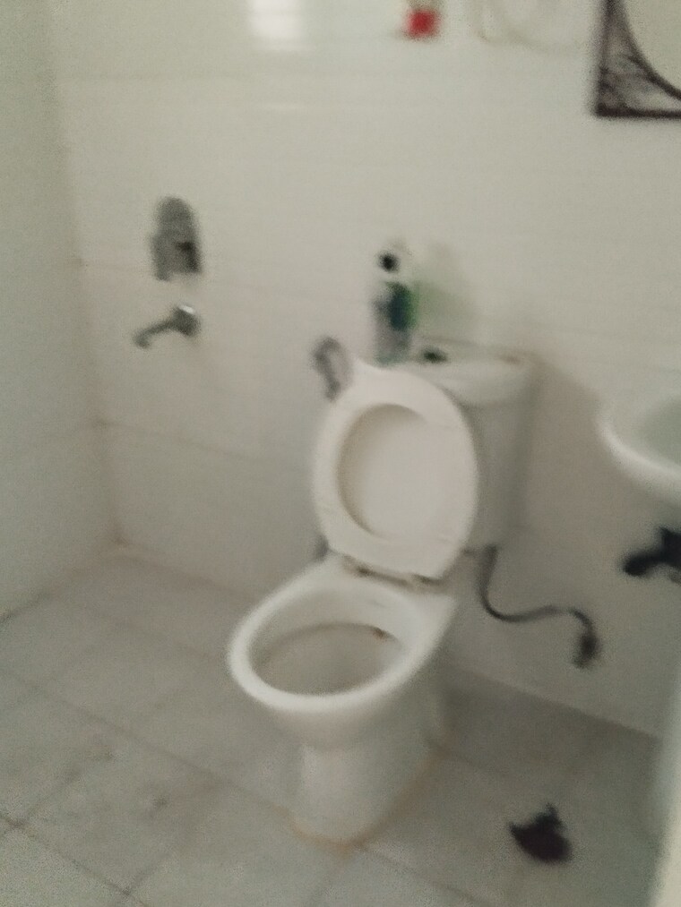 Bathroom, supertech-cape-town 2.5 Bedroom 1150 Sq.Ft. Apartment In Sector 74 Noida 10556241