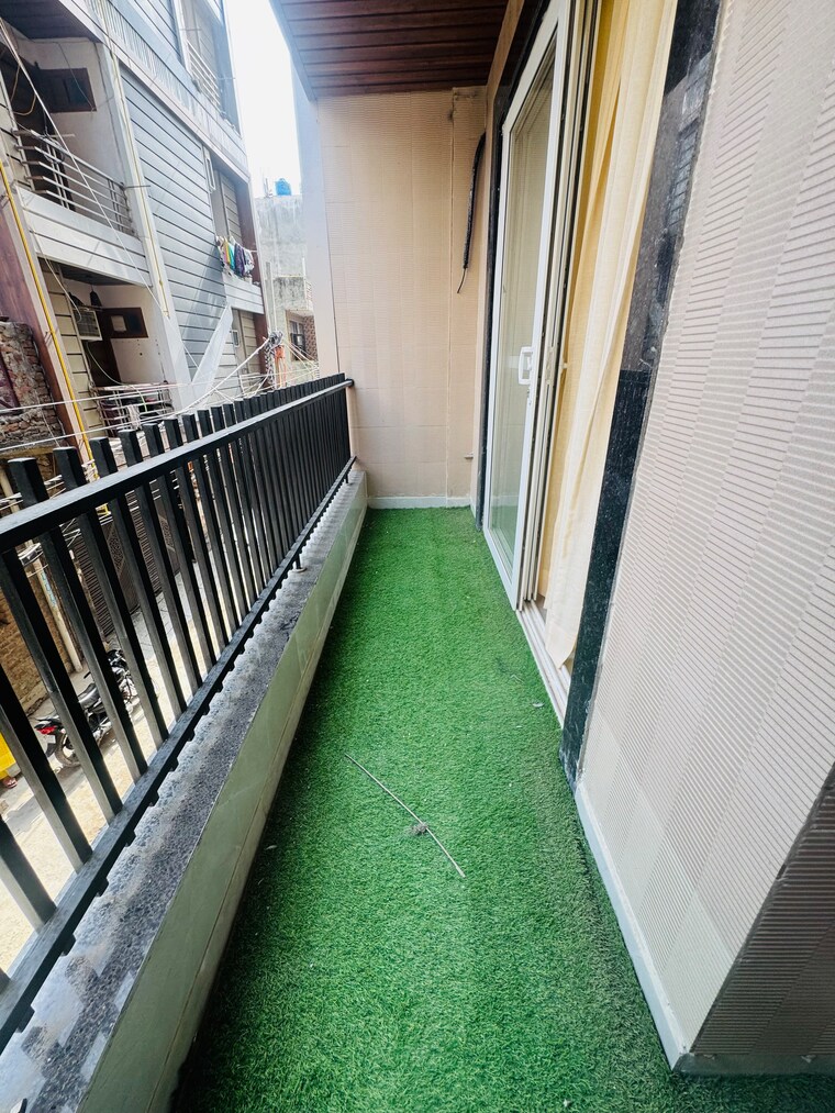 Balcony, uttam nagar 3 Bedroom 850 Sq.Ft. Builder Floor In Uttam Nagar Delhi 10556265