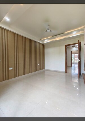 Room in 3 BHK Independent House at Lohgarh – for Rent