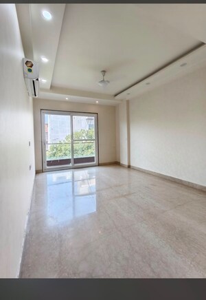 Room in 3 BHK Apartment at Orbit Signature Walk, Vip Road – for Rent