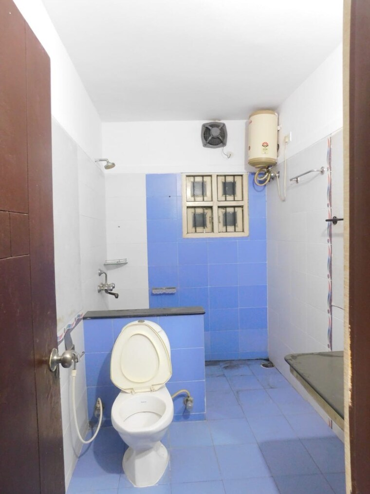 Bathroom, hill-view-banjara-hills 3 Bedroom 2400 Sq.Ft. Apartment In Banjara Hills Hyderabad 10556292