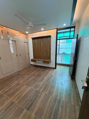 Room in 2 BHK Builder Floor at Malviya Nagar – for Rent