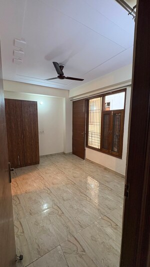 Room in 2 BHK Builder Floor at Paradise Homz, Sector 45 – for Rent