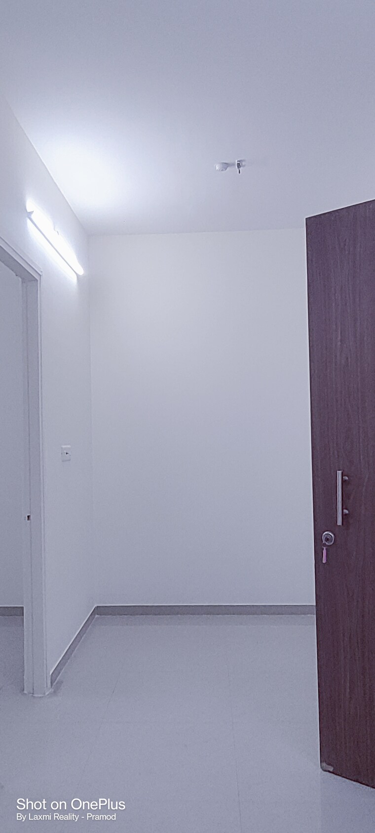 Room, city-view-building 1 Bedroom 400 Sq.Ft. Apartment In Worli Mumbai 10556315