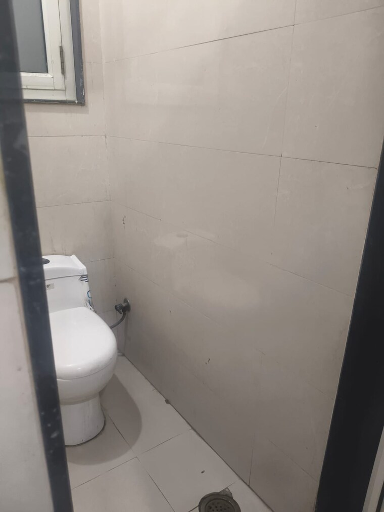 Bathroom, sector 4 Commercial Office Space 500 Sq.Ft. In Sector 4 Noida 10556322