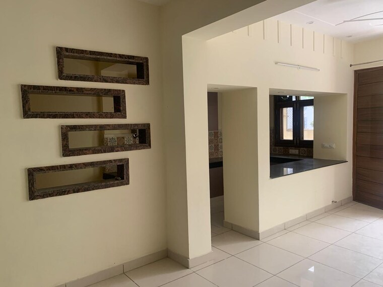 Room, sector 100 3 Bedroom 1350 Sq.Ft. Independent House In Sector 100 Noida 10556330
