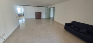 Room in 4 BHK Apartment at Panchshil One North, Magarpatta City – for Rent