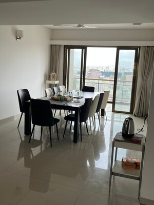 Room in 3.5 BHK Apartment at Panchshil One North, Magarpatta City – for Rent