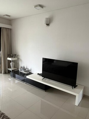 Furnished Amenities in 3.5 BHK Apartment at Panchshil One North, Magarpatta City – for Rent