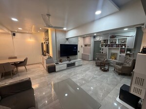 4 BHK Apartment For Rent in Kranti Tower, Shree Nagar
