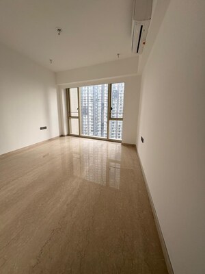 Room in 5 BHK Apartment at Lodha Worli, Worli – for Sale