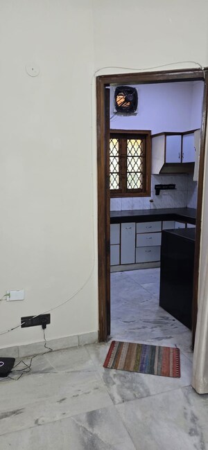 Room in 3 BHK Builder Floor at Lajpat Nagar 4 – for Rent