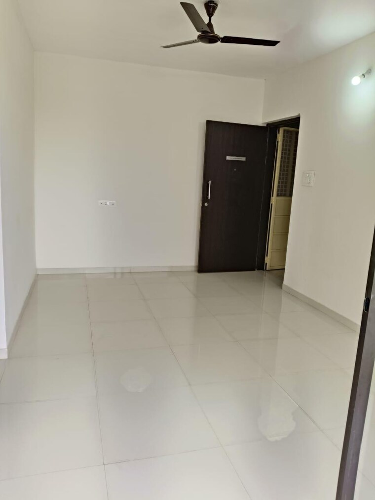 Room, mantra-montana-phase-1 1 Bedroom 400 Sq.Ft. Apartment In Dhanori Pune 10556387