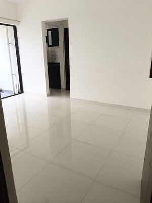 Room in 1 BHK Apartment at Mantra Montana Phase 1, Dhanori – for Sale