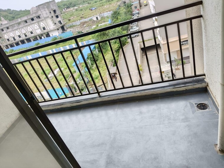 Balcony, mantra-montana-phase-1 1 Bedroom 400 Sq.Ft. Apartment In Dhanori Pune 10556388