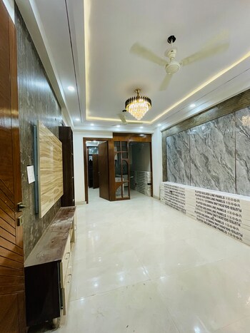 2 BHK Builder Floor for Sale in Sector 73, Noida