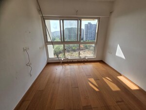Room in 2 BHK Apartment at Kalpataru Magnus, Bandra East – for Rent