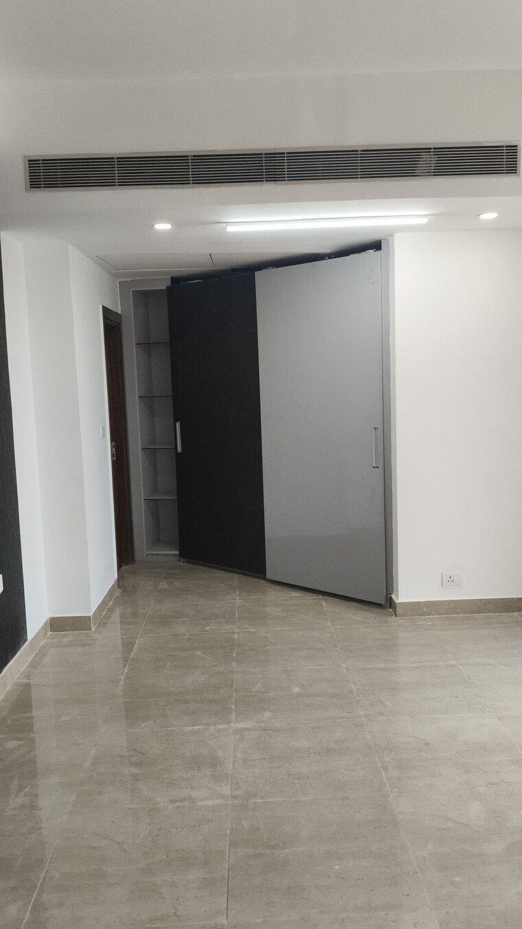Room, sector 74 3.5 Bedroom 2685 Sq.Ft. Apartment In Sector 74 Noida 10560868