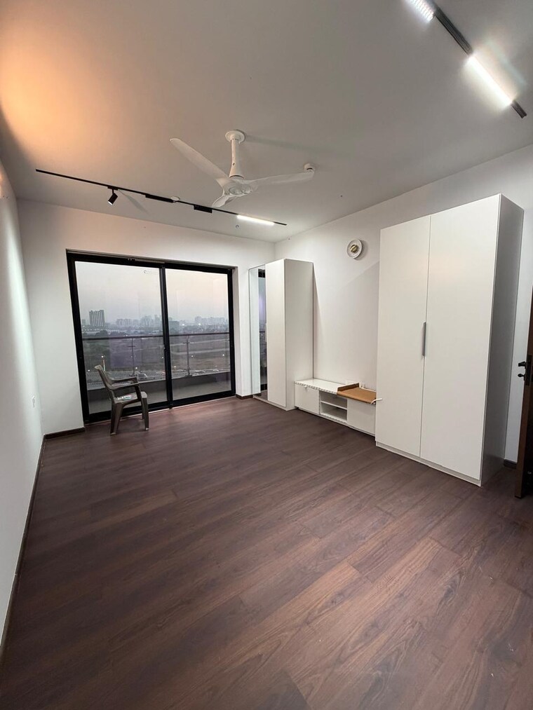 Room, krisumi-waterside-residences 2.5 Bedroom 2005 Sq.Ft. Apartment In Sector 36a Gurgaon 10560876