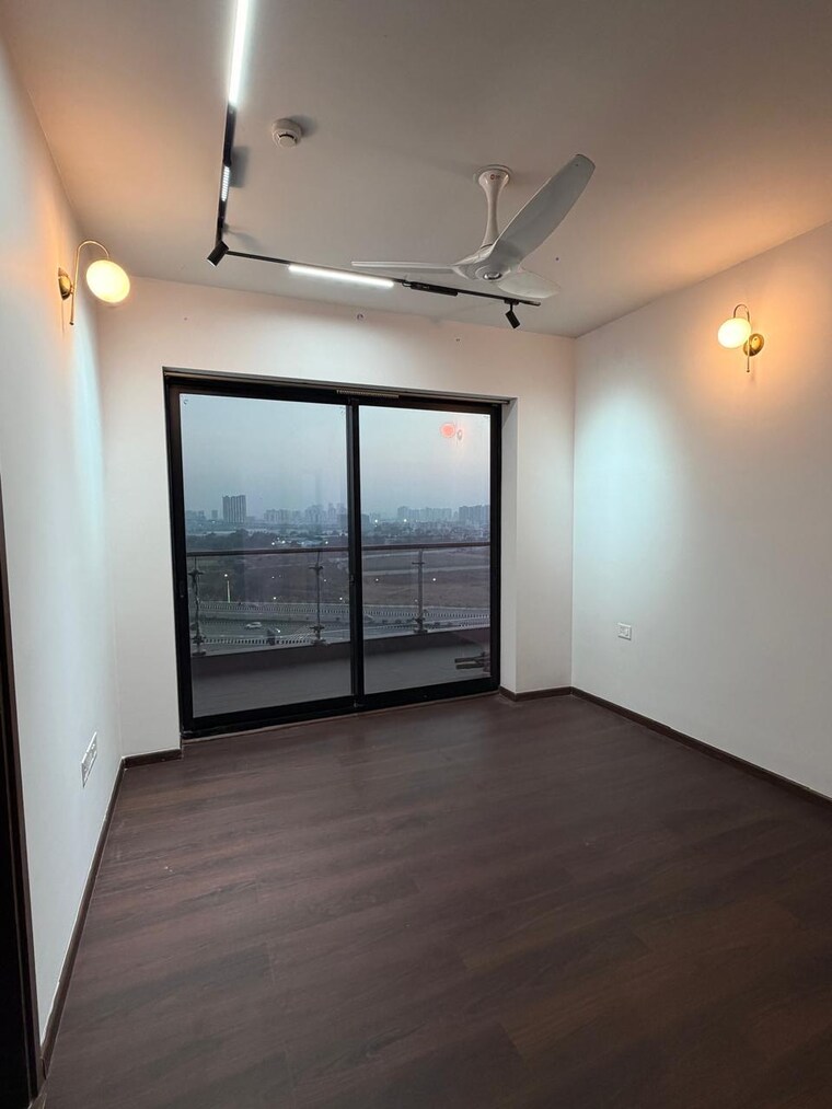 Room, krisumi-waterside-residences 2.5 Bedroom 2005 Sq.Ft. Apartment In Sector 36a Gurgaon 10560876