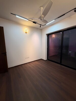 Room in 2.5 BHK Apartment at Krisumi Waterside Residences, Sector 36a – for Sale