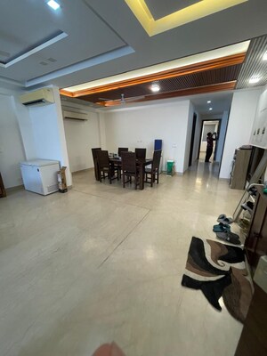 Parking in 4 BHK Builder Floor at Safdarjung Enclave – for Rent