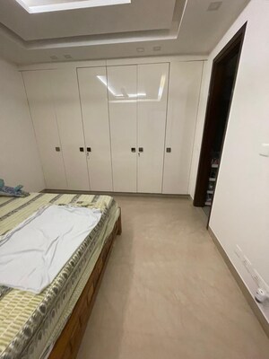 Room in 4 BHK Builder Floor at Safdarjung Enclave – for Rent