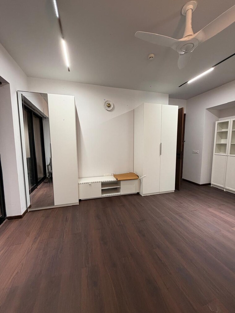 Room, krisumi-waterside-residences 2.5 Bedroom 2005 Sq.Ft. Apartment In Sector 36a Gurgaon 10560892