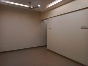 Room in 2 BHK Apartment at Sri Zynergy, Suman Nagar – for Rent
