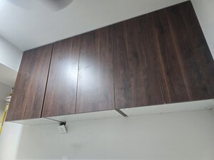 Furnished Amenities in 1.5 BHK Apartment at Kalpataru Elitus, Mulund West – for Rent