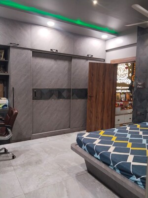 Room in 3.5 BHK Independent House at Veerabhadra Nagar – for Rent