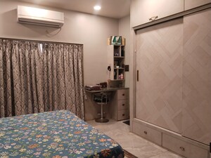 Room in 3.5 BHK Independent House at Veerabhadra Nagar – for Rent