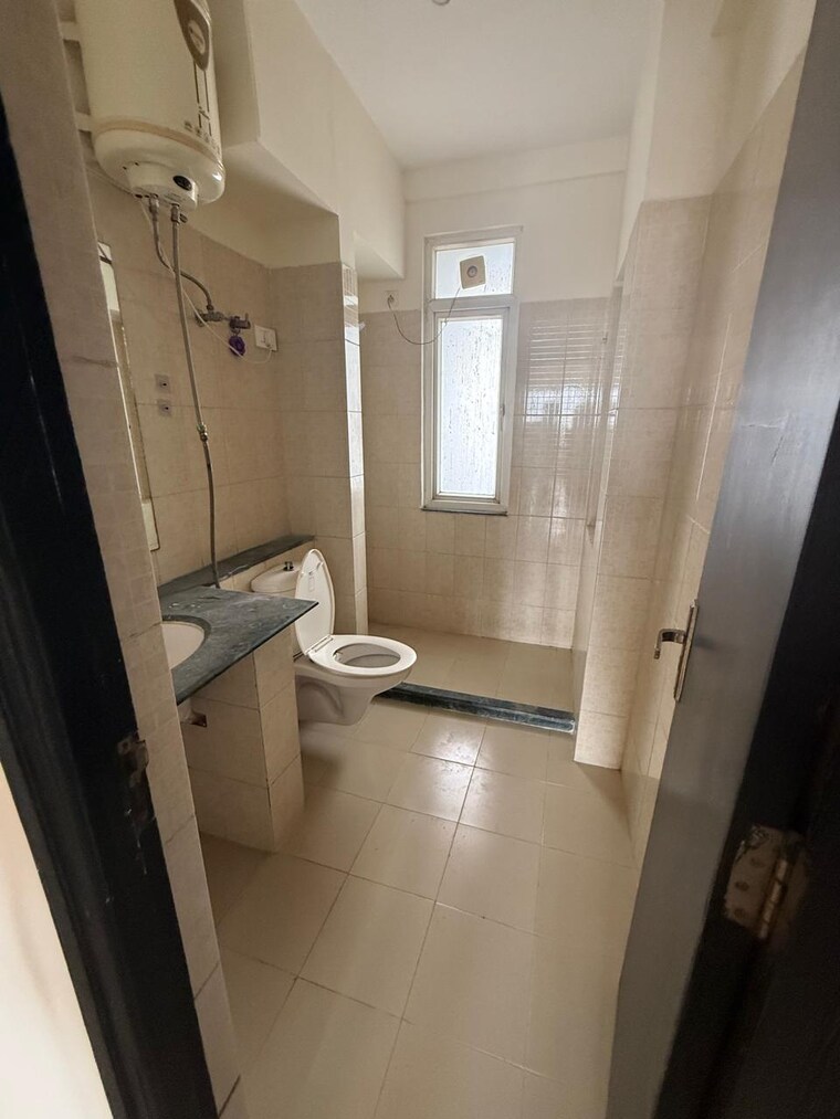 Bathroom, aez-aloha 4 Bedroom 2700 Sq.Ft. Builder Floor In Sector 57 Gurgaon 10562206