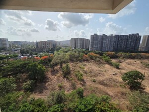 2.5 BHK Apartment – Garden View at Prescon Midtown Bay, Mahim West - for Rent
