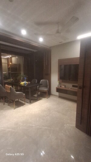 Living Room in 2 BHK Apartment at Sindhi Society, Chembur – for Rent