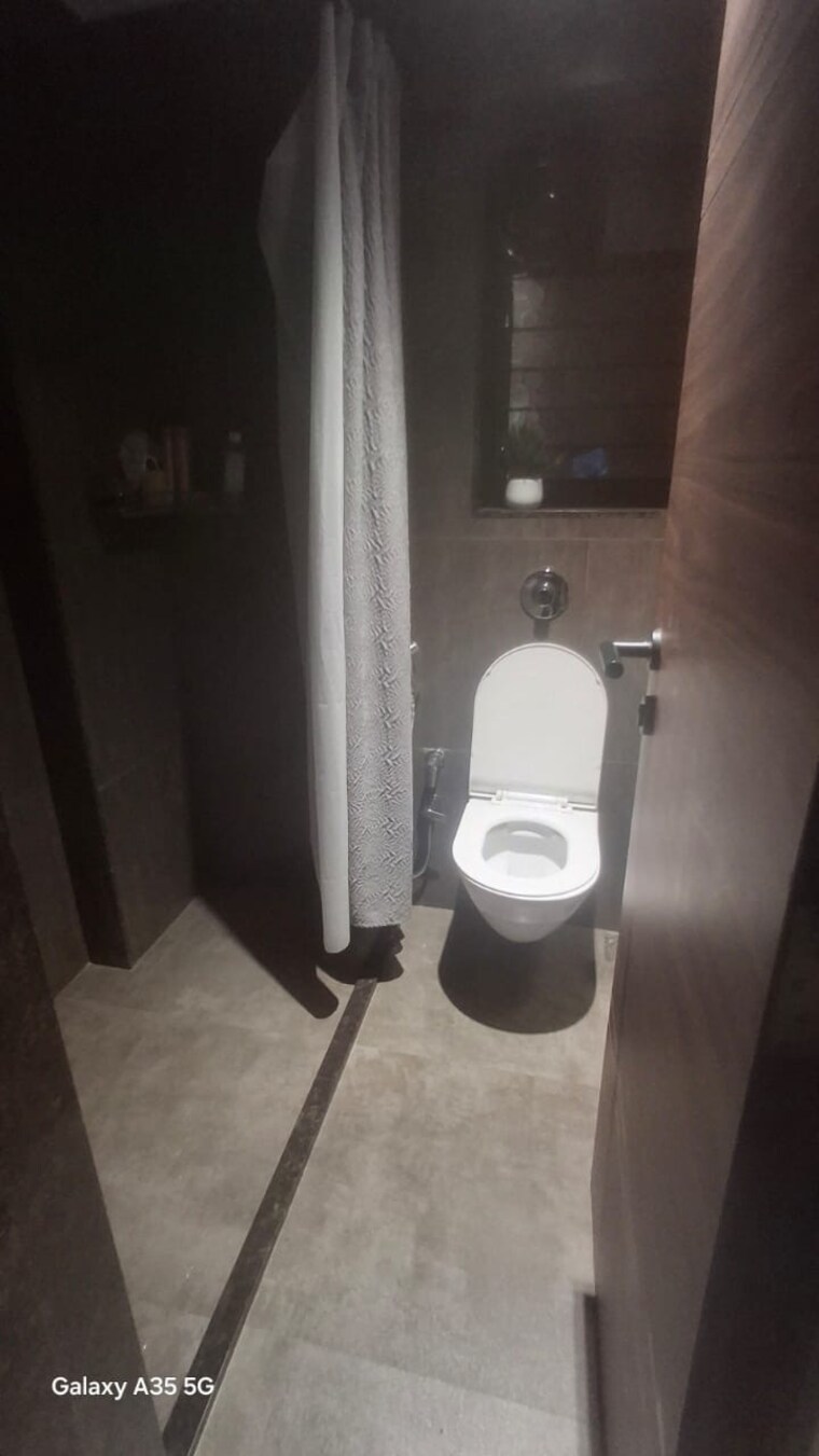 Bathroom, sindhi-society 2 Bedroom 750 Sq.Ft. Apartment In Chembur Mumbai 10562226