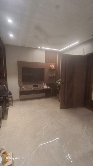 Living Room in 2 BHK Apartment at Sindhi Society, Chembur – for Rent