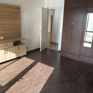 Room in 3.5 BHK Apartment at BPTP Freedom Park Life, Sector 57 – for Sale