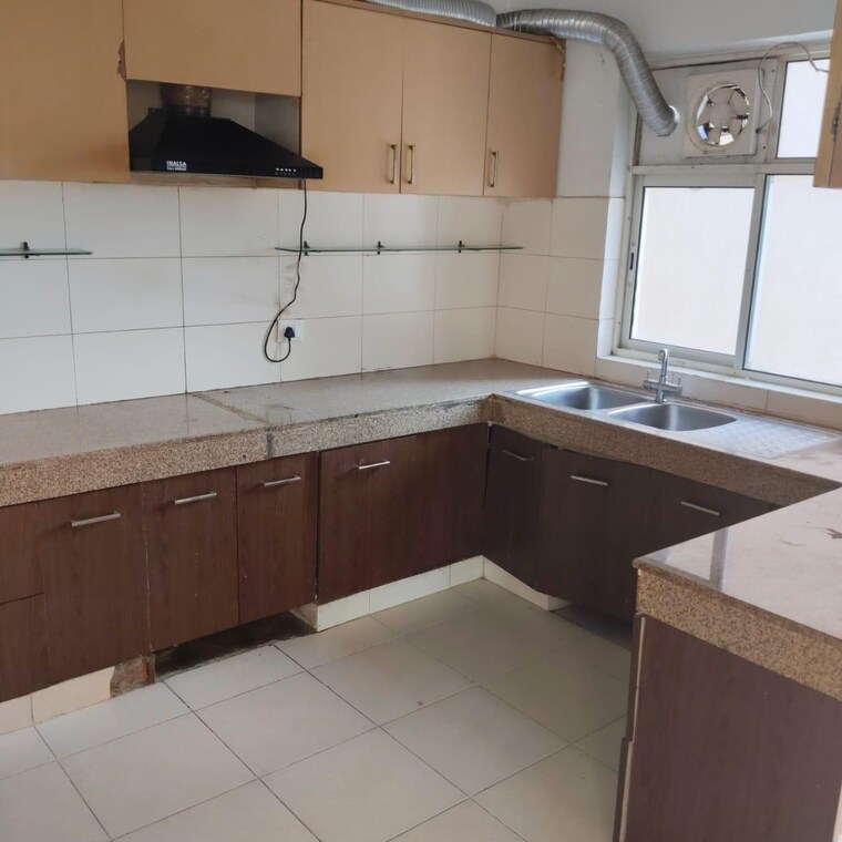 Kitchen, bptp-freedom-park-life 3.5 Bedroom 2293 Sq.Ft. Apartment In Sector 57 Gurgaon 10562275