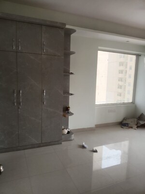 Bathroom in 3 BHK Apartment at Mahagun Mirabella, Sector 79 – for Rent