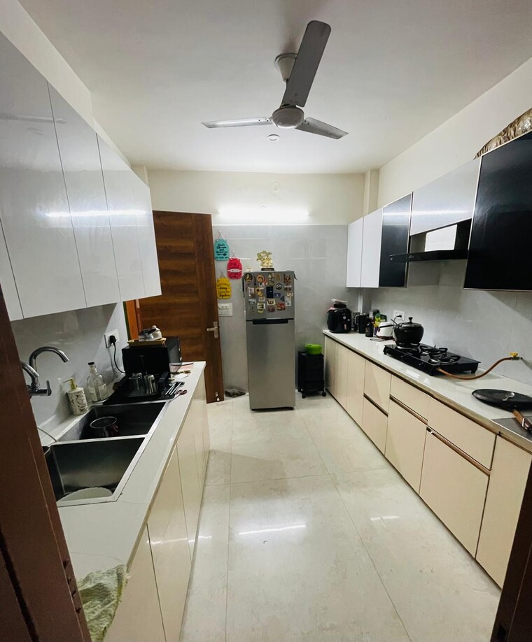Kitchen, ss-mayfield-gardens 2 Bedroom 1200 Sq.Ft. Apartment In Sector 51 Gurgaon 10562284
