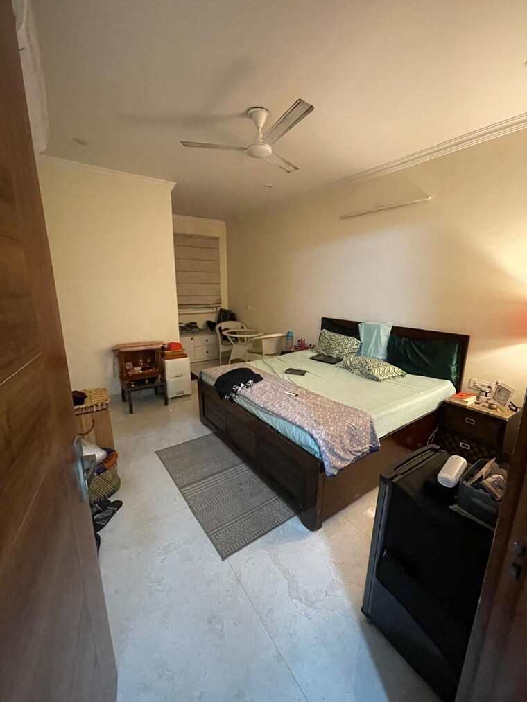Bedroom, ss-mayfield-gardens 2 Bedroom 1200 Sq.Ft. Apartment In Sector 51 Gurgaon 10562284