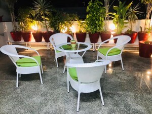 Team Area in 2 BHK Apartment at SS Mayfield Gardens, Sector 51 – for Rent