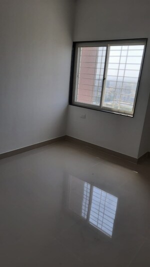 Room in 3 BHK Apartment at Mhada Towers Pimpri, Pimpri – for Rent