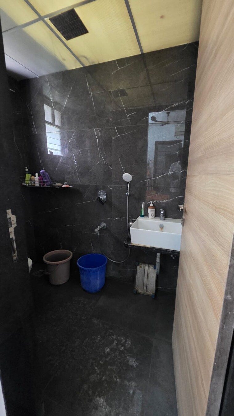 Bathroom, city-one-square 2 Bedroom 940 Sq.Ft. Apartment In Kiwale Pune 10562293
