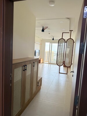 Room in 2.5 BHK Apartment at Bhartiya City Nikoo Homes 4, Thanisandra Main Road – for Rent